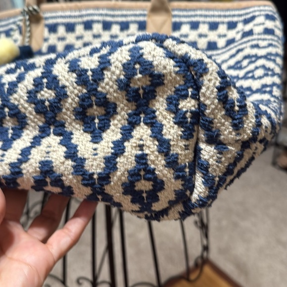 Soft Surroundings Blue and Cream Patterned Wool Tote Bag - Picture 5 of 7